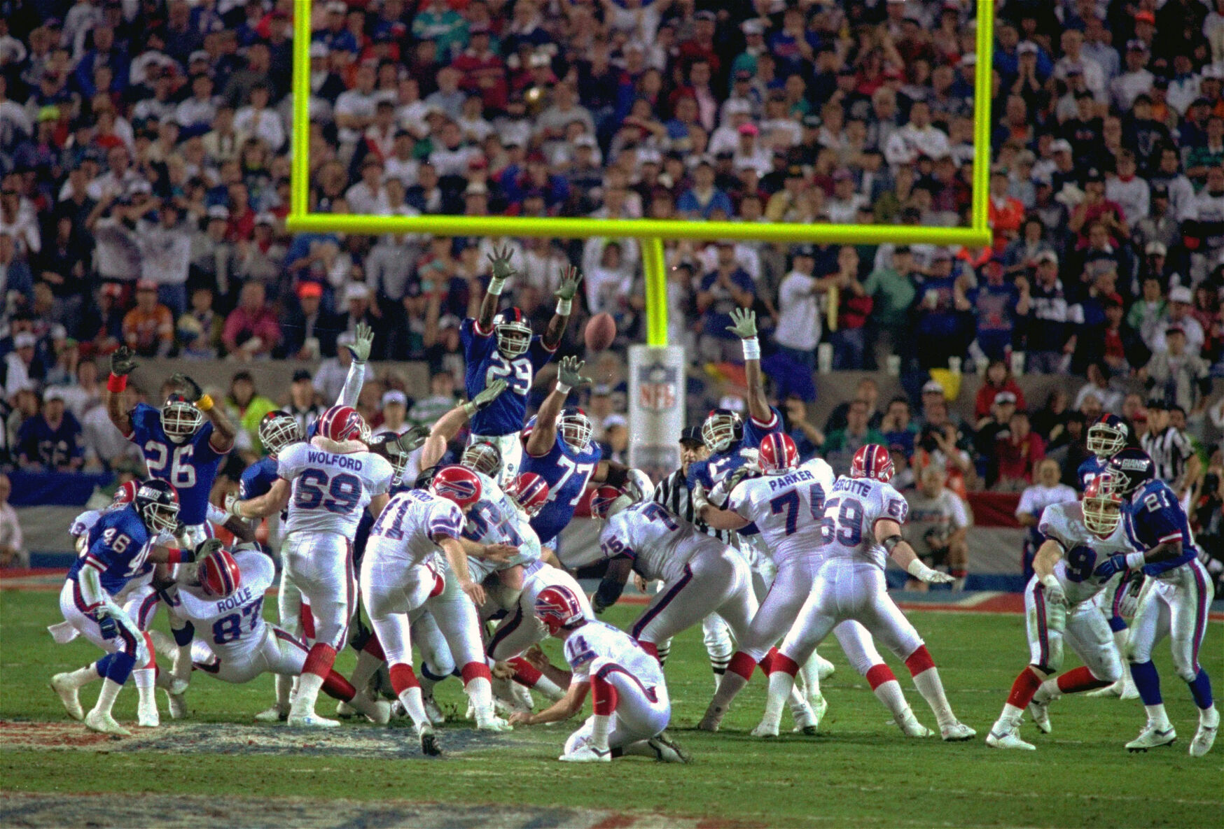 1991: New York Giants survive closest Super Bowl ever when Scott Norwood’s field goal attempt goes wide
